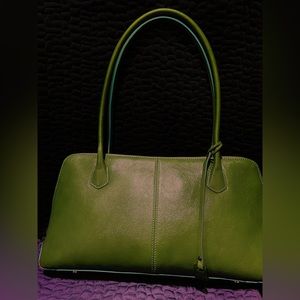 Beautiful HOBO INTERNATIONAL Green Leather Purse Bag